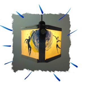 Lampe "danse" bois & Papier illustré